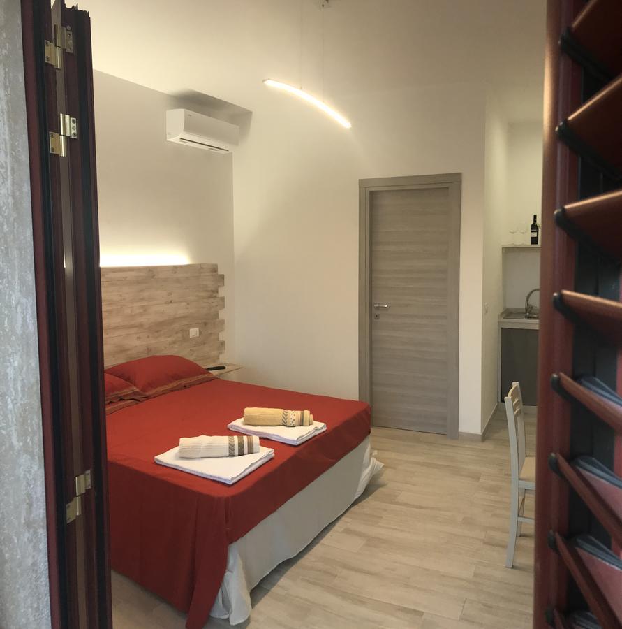 Prima Lux Apartment Leverano Bagian luar foto